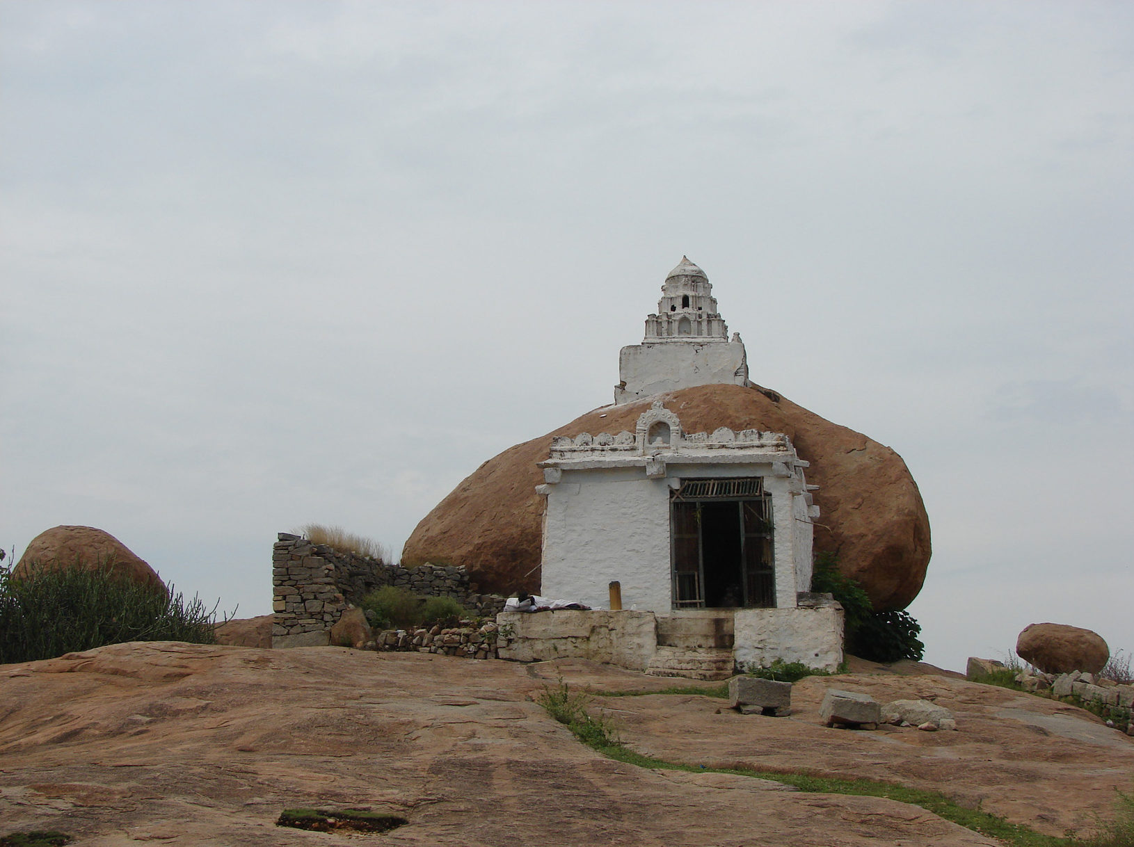 Shrine on the top of Malyavanta hill
