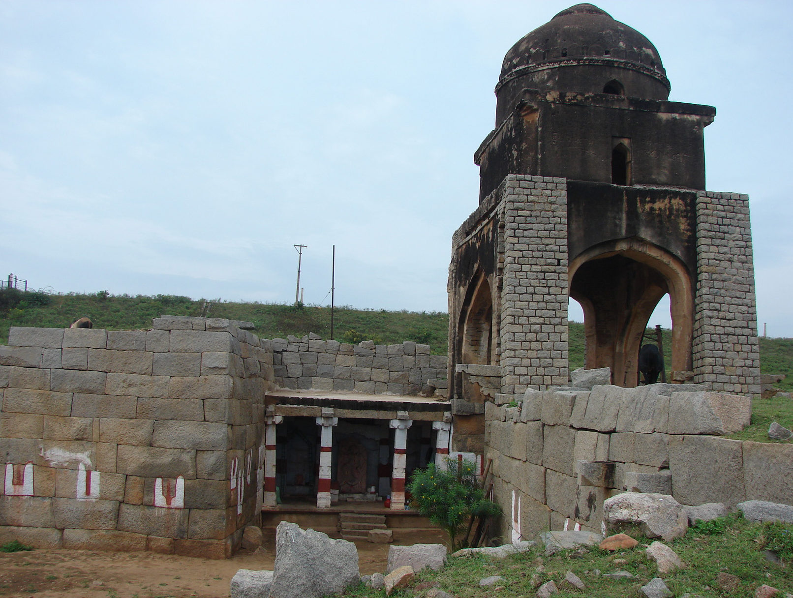 The Hanuman temple inside the domed gate