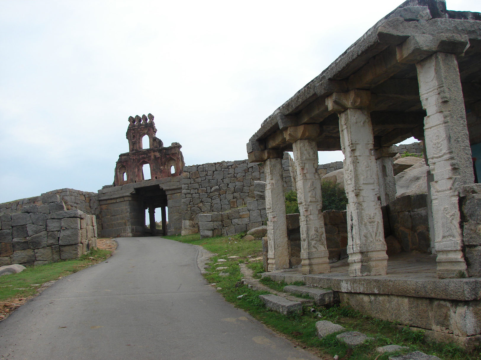 Talarigatta gate