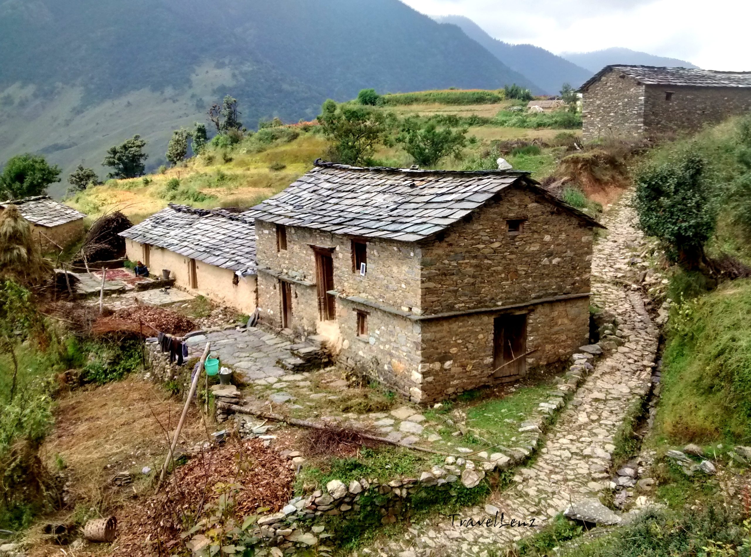 Didna village - A village with stone houses and tiled roofs