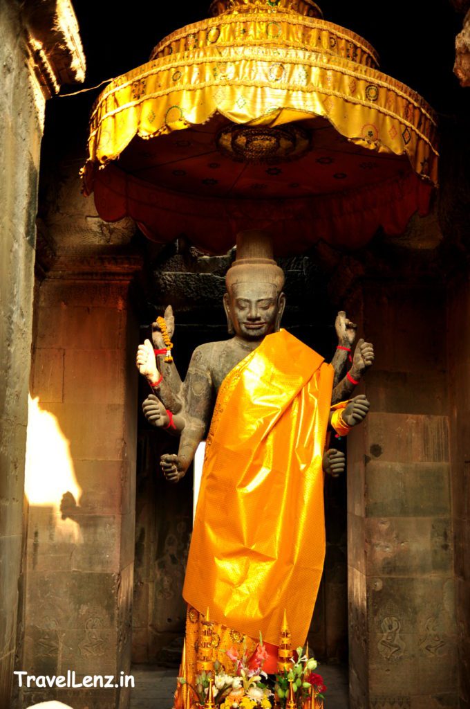 The eight-armed Vishnu with the head of Buddha