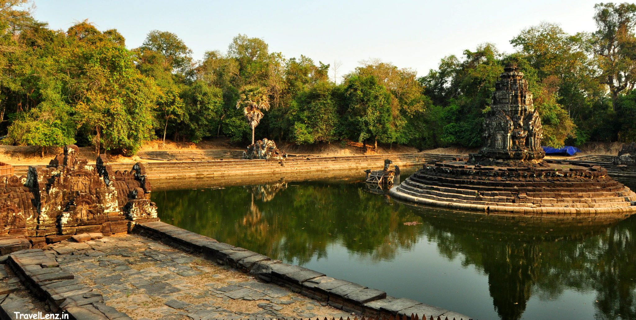 First glimpse of Neak Pean