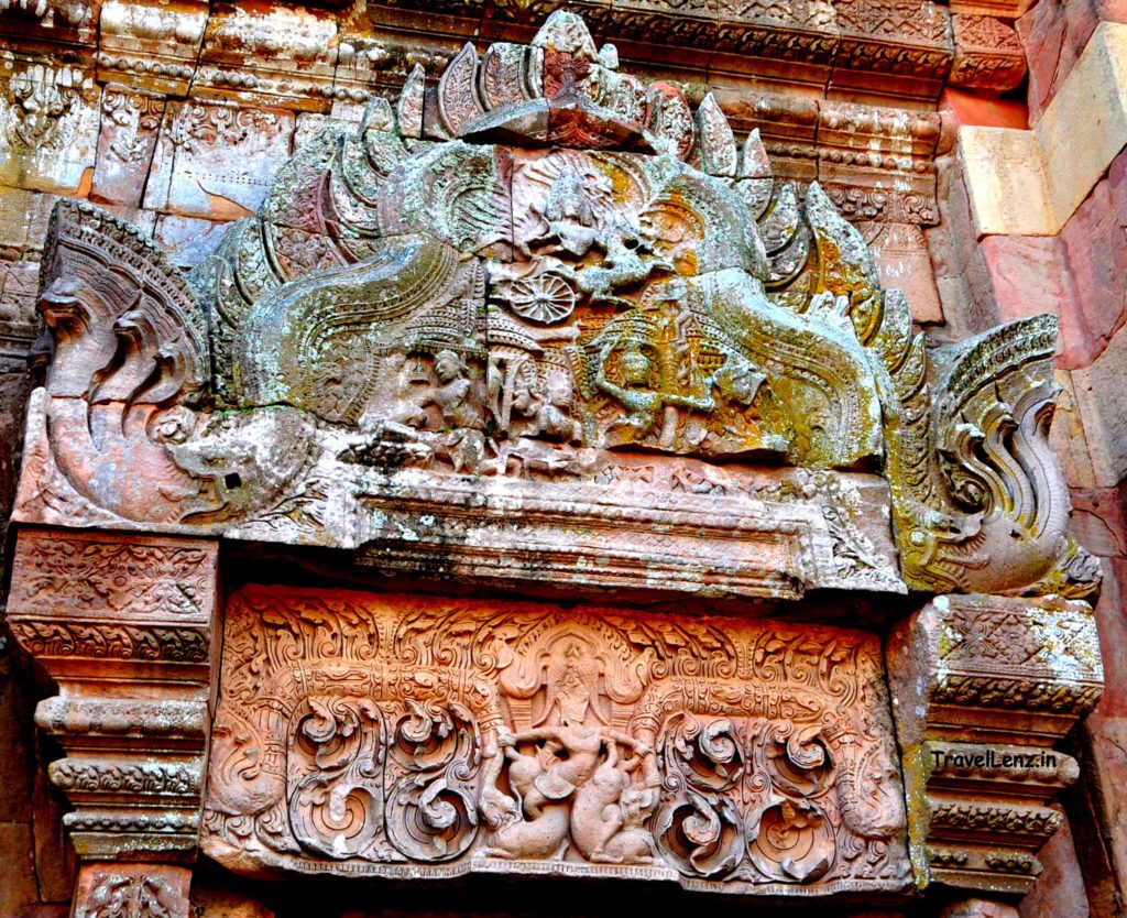 Top panel: Ravana abducting Sita. Lower panel: Krishna fighting with an elephant and a lion