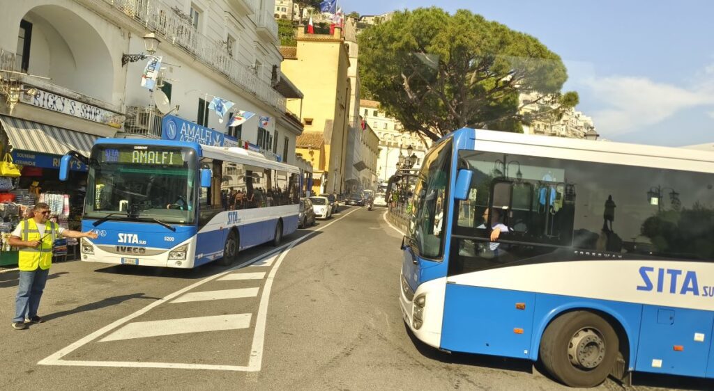 Buses are the best way to reach Bomerano from Amalfi